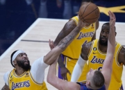 AYX-Rookie关键节点突破纪录，湖人带队取胜！的简单介绍